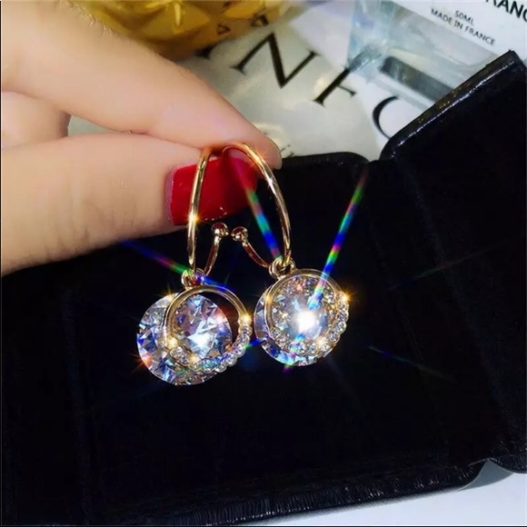 Jewelry - Boho round crystal clear gold earrings